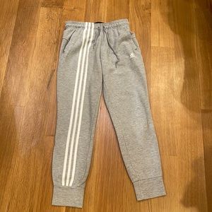 Adidas “disrupted” stripe jogger sweatpants